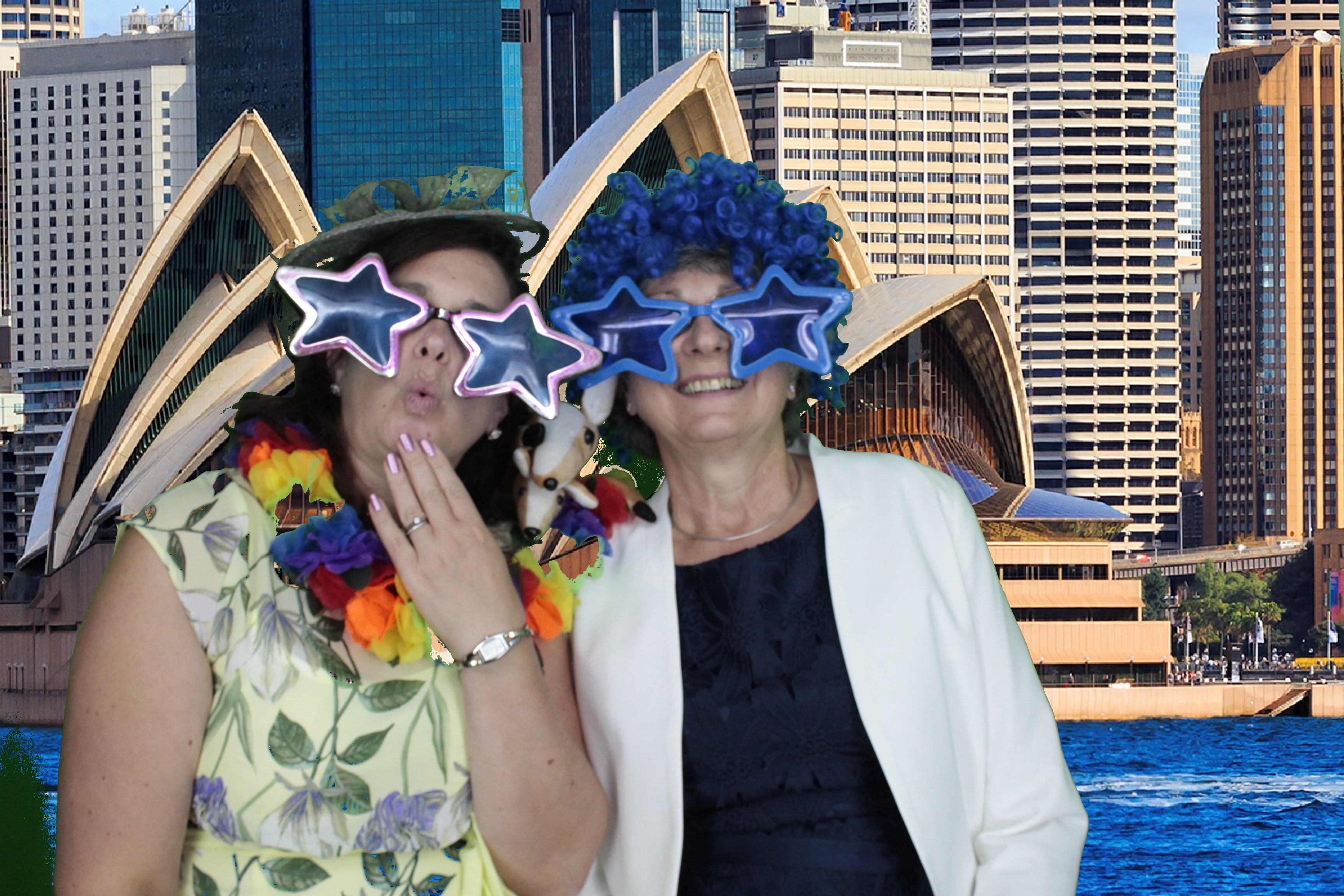 Mr & Mrs Bowles | View more photos from the event at gallery.myphotoboothexperience.co.uk/u/MyPhotoBoothExperienceLtd/Mr-Mrs-Bowles
